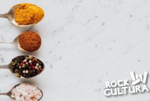 Discovering local cuisine during your travel